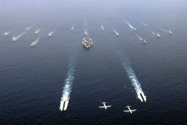 Mỹ thường sử dụng P-3C Orion để bảo vệ biên đội tàu sân bay của mình Mỹ thường sử dụng P-3C Orion để bảo vệ biên đội tàu sân bay của mình