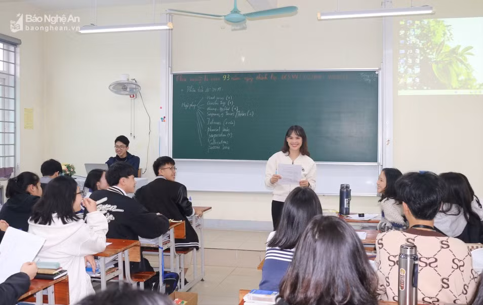 Giờ học tiếng Anh của học sinh Trường Phổ thông dân tộc nội trú THPT số 2. Ảnh : Báo Nghệ An Giờ học tiếng Anh của học sinh Trường Phổ thông dân tộc nội trú THPT số 2. Ảnh : Báo Nghệ An