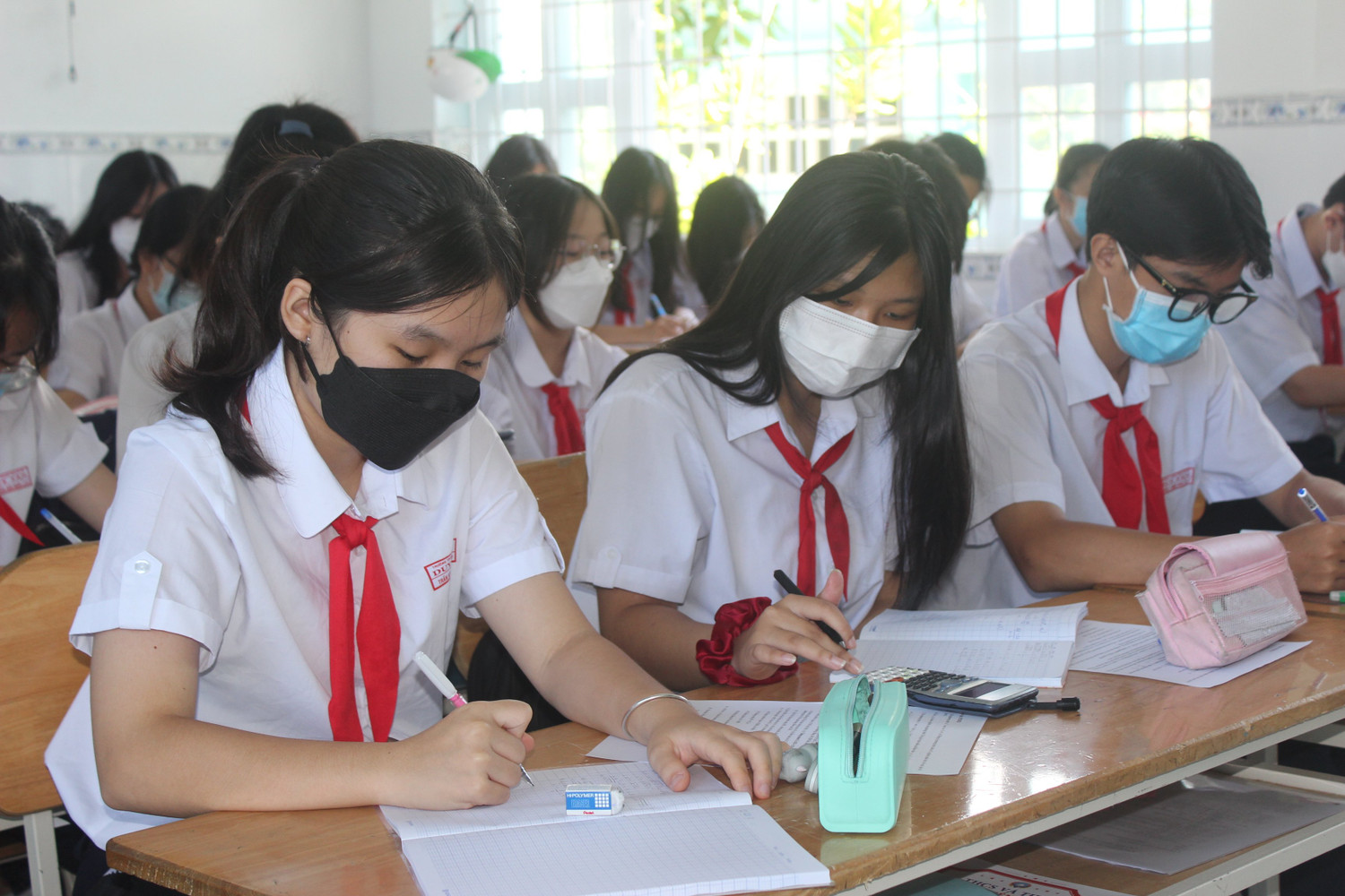 Các học sinh Trung học cơ sở ở Bà Rịa - Vũng Tàu đang tập trung ôn luyện, chuẩn bị cho kỳ thi vào lớp 10 Trung học phổ thông. Ảnh minh họa: Báo bariavungtau.com.vn Các học sinh Trung học cơ sở ở Bà Rịa - Vũng Tàu đang tập trung ôn luyện, chuẩn bị cho kỳ thi vào lớp 10 Trung học phổ thông. Ảnh minh họa: Báo bariavungtau.com.vn