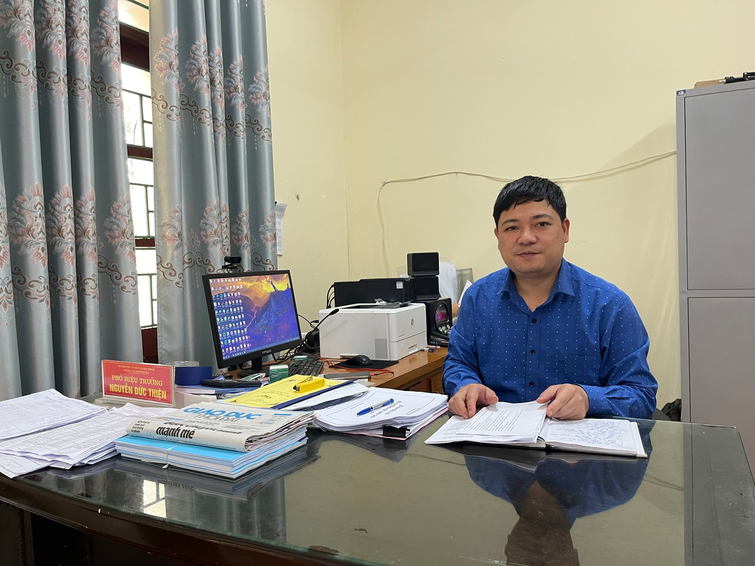 Thầy Nguyễn Đức Thiện - Phó Hiệu trưởng Trường Trung học phổ thông Hiệp Hòa số 4. Ảnh: T.D