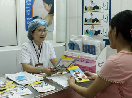 Tư vấn và thực hiện sàng lọc trước sinh sẽ giúp giảm thiểu khả năng thai nhi bị di tật. Ảnh minh họa.