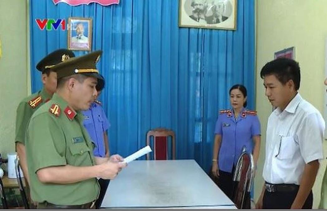 Nếu là phụ huynh nhờ nâng điểm thi, đánh chết tôi cũng không nhận mình đưa tiền
