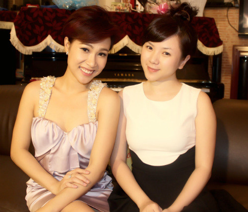 Cô gái có vóc dáng nhỏ bé, dễ thương, có tên Thu Hà này là người yêu của Quang Hà. Thu Hà phụ trách 'hậu cần' cho buổi ghi hình 'Gương mặt trong tuần' diễn ra tại nhà riêng của Quang Hà ở quận Gò Vấp. (Theo Infonet)