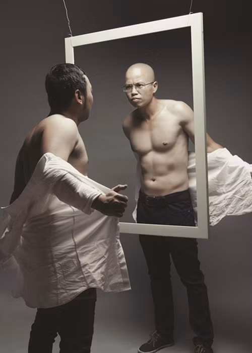 Anh nói thêm:"Ngôi nhà hạnh phúc và Đẹp từng centimet ít nhiều là thất bại của tôi. Nó được làm vào lúc tôi tự tin nhất, nhưng cũng là lúc tôi bất an nhất. Vì vậy, tôi mới bị kém duyên, chưa đằm và lắng. Lúc đó nếu tôi điềm tĩnh hơn, chắc tôi thành công hơn những gì đã trót",