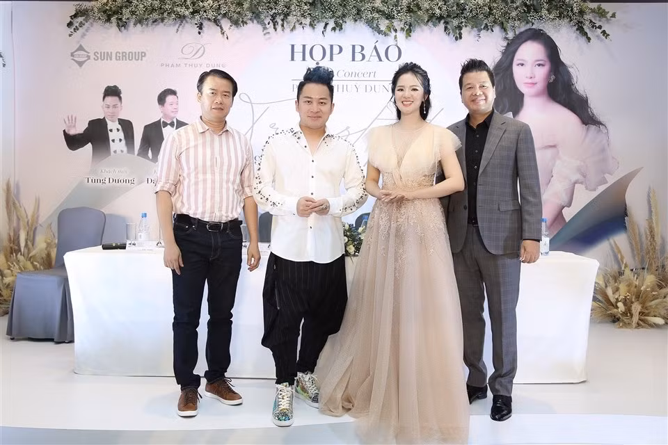 Họp báo Liveconcert "Trăng Hát" của ca sĩ Phạm Thùy Dung