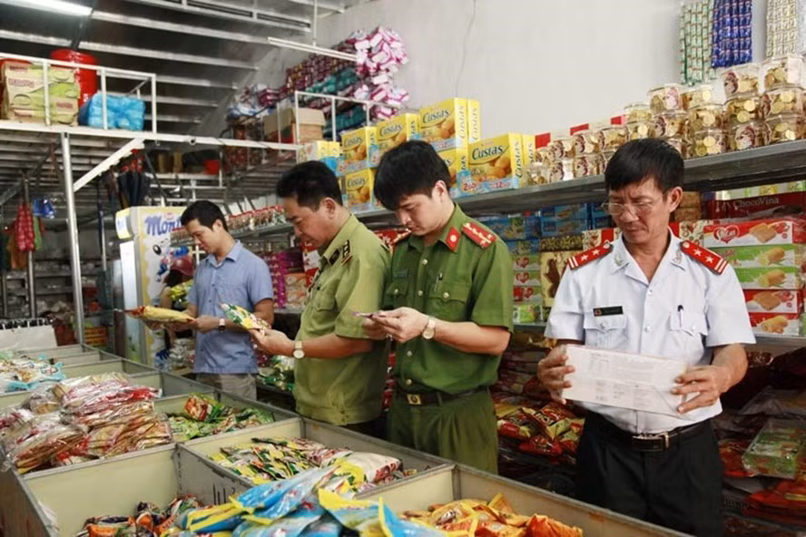 Thí điểm triển khai thanh tra chuyên ngành An toàn thực phẩm tại 9 tỉnh, thành. Ảnh: Báo Lao động.