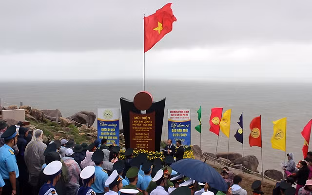 Lễ chào cờ đầu năm 2019 tại Mũi Điện.