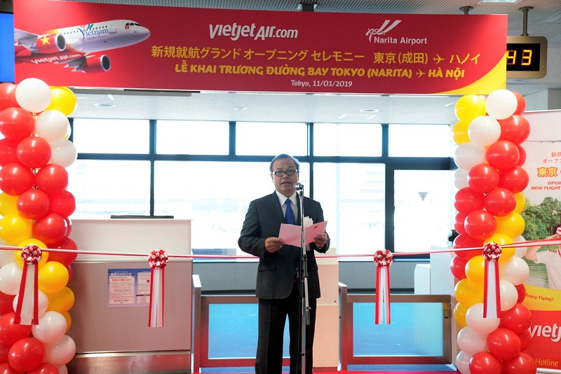 Đại sứ Việt Nam tại Nhật Bản, ông Vũ Hồng Nam phát biểu chào mừng chuyến bay khai trương đường bay thứ 3 của Vietjet đến Nhật Bản, phục vụ nhu cầu đi lại tăng cao của người dân, thúc đẩy du lịch, giao thương và trao đổi văn hóa giữa hai nước Đại sứ Việt Nam tại Nhật Bản, ông Vũ Hồng Nam phát biểu chào mừng chuyến bay khai trương đường bay thứ 3 của Vietjet đến Nhật Bản, phục vụ nhu cầu đi lại tăng cao của người dân, thúc đẩy du lịch, giao thương và trao đổi văn hóa giữa hai nước