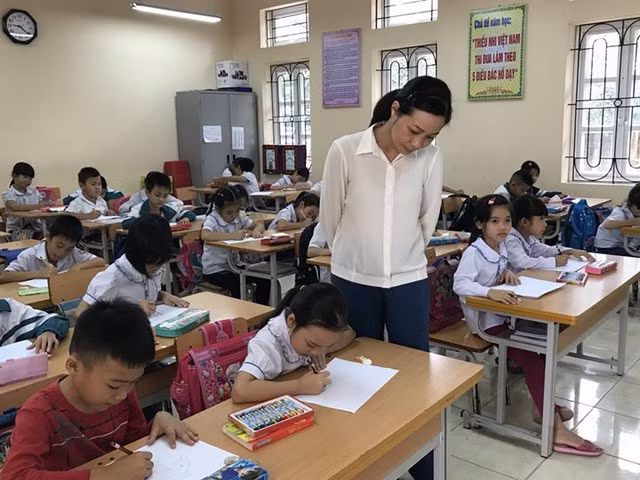"Cái gọi là lương trả cho cái gọi là lao động" ảnh 2