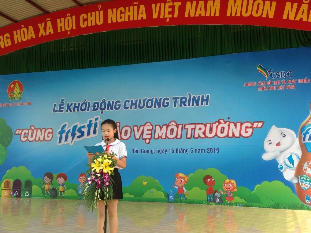 Đại diện học sinh nói lời hưởng ứng và sẵn sàng để tham gia chương trình ý nghĩa từ nhãn hàng Fristi