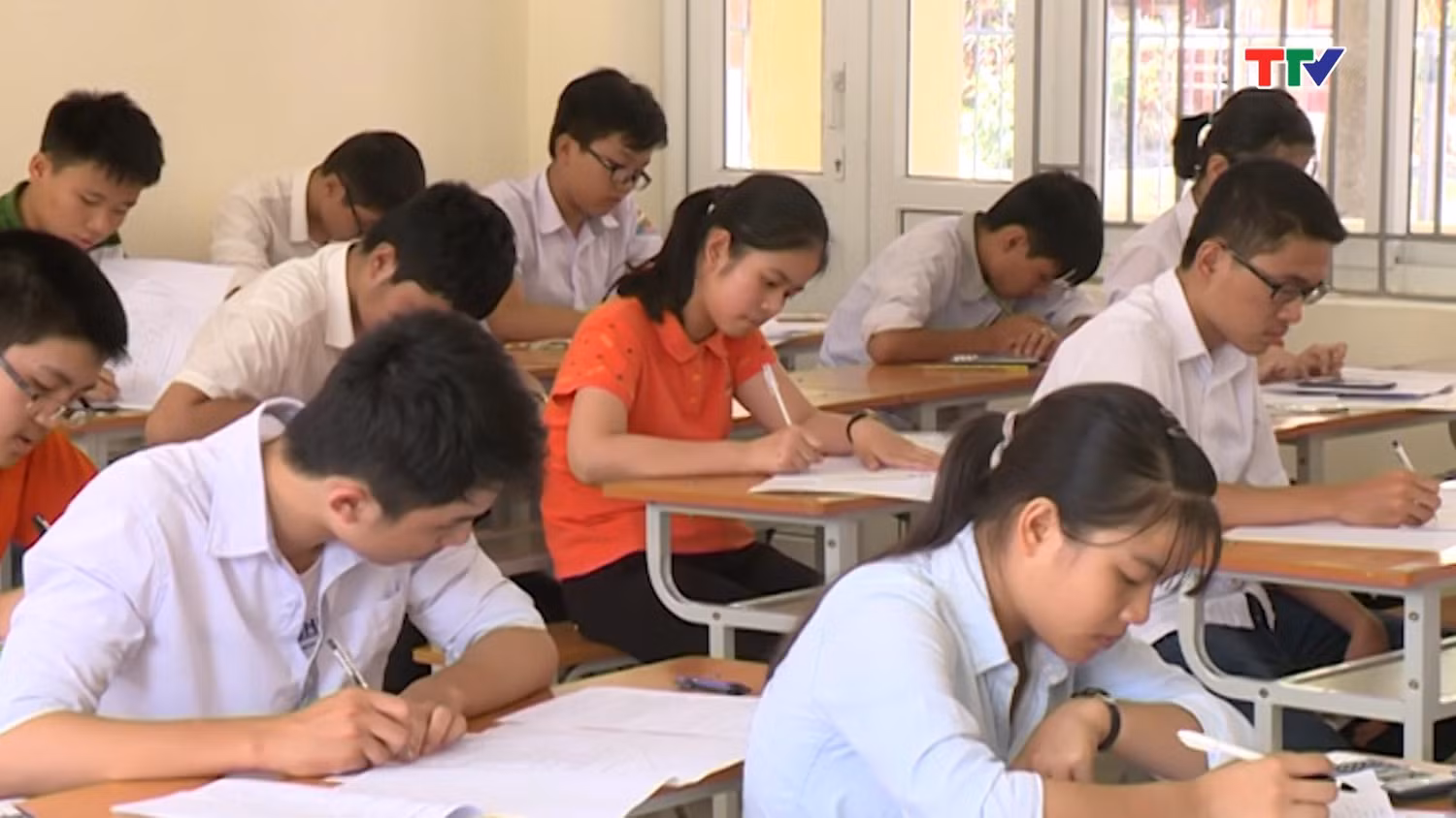 Học sinh tham gia kỳ thi tuyển sinh vào lớp 10. Ảnh minh hoạ: Truyền hình Thanh Hoá Học sinh tham gia kỳ thi tuyển sinh vào lớp 10. Ảnh minh hoạ: Truyền hình Thanh Hoá