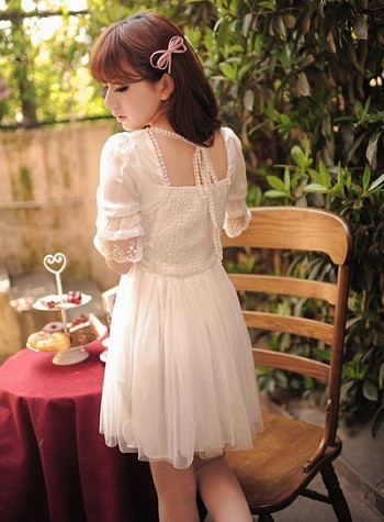 Giống như những chiếc váy cưới bồng bềnh và hiện đại thường thấy, những chiếc váy cưới này được làm chủ yếu bằng chất liệu voan và ren. (Ảnh: PN today) Xem thêm: Những mẫu váy cưới làm nức lòng cô dâu mùa hạ.