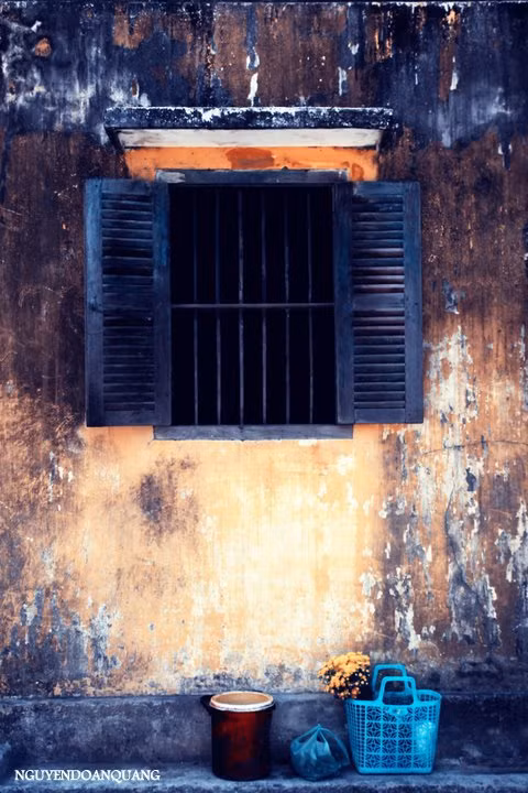 Khung cửa sổ...