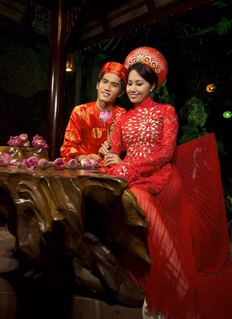 Tiến Thịnh chụp ảnh cùng Mỹ Xuân