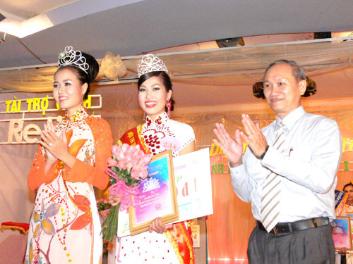 Ít được dư luận "quan tâm" hơn trong đường dây mại dâm vừa bị phát hiện là Lê Thị Yến Duy, hoa khôi cuộc thi Duyên dáng thời trang tổ chức tại Bến Tre 2010. Cũng rất ít thấy hình cô gái này trên mạng.