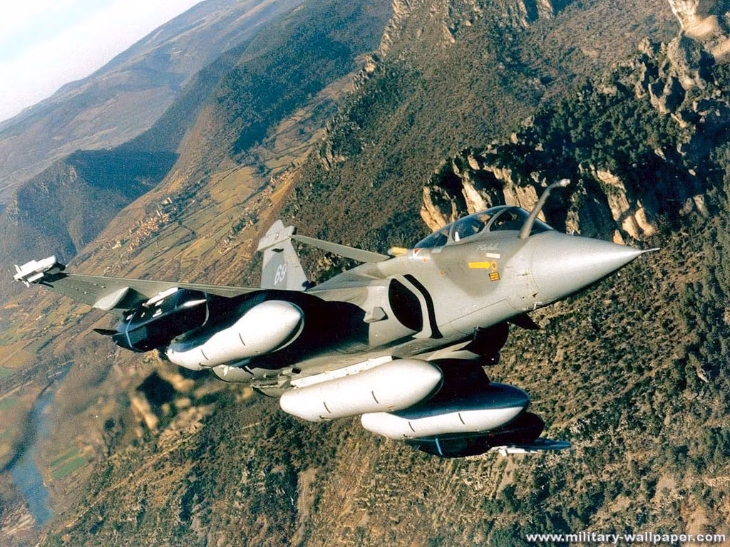 Máy bay chiến đấu Rafale do Pháp chế tạo, Ấn Độ đã đặt mua. Máy bay chiến đấu Rafale do Pháp chế tạo, Ấn Độ đã đặt mua.