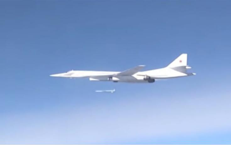 Máy bay ném bom chiến lược Tu-160 Nga bắn tên lửa hành trình X-101 Máy bay ném bom chiến lược Tu-160 Nga bắn tên lửa hành trình X-101