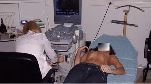 Hãi hùng nhất phải kể đến màn hút mỡ căng da bụng