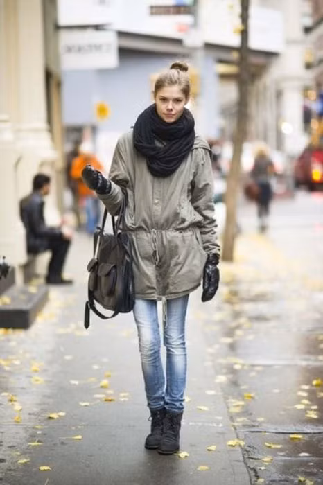 Áo jacket, combat boots và khăn ống là những "vũ khí" tối thượng bảo vệ bạn trong mùa đông lạnh giá