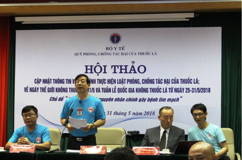 Ông Lương Ngọc Khuê, Cục trưởng Cục Quản lý Khám, chữa bệnh (Bộ Y tế) điều hành buổi họp báo (Ảnh: Lại Cường)