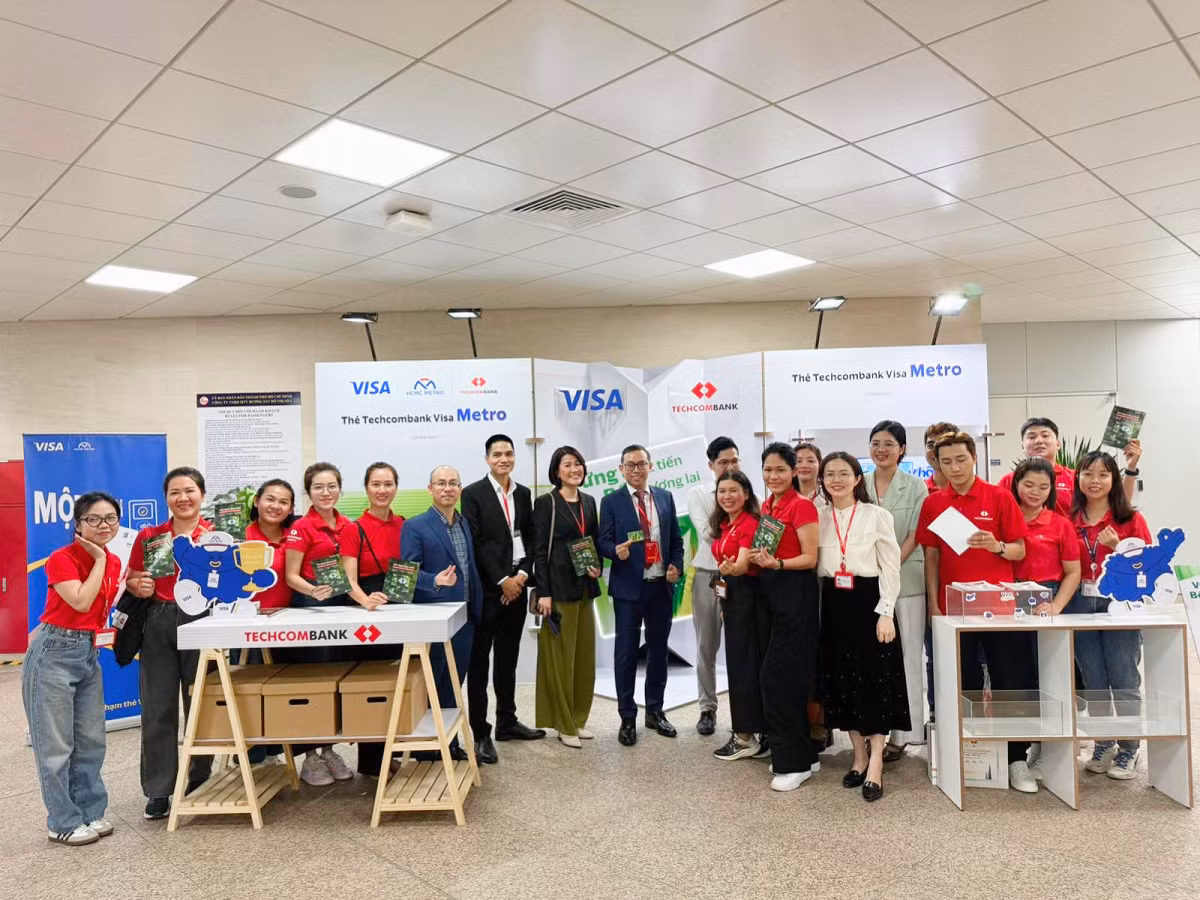 Ông Nguyễn Anh Tuấn - GDK Ngân hàng bán lẻ tại sự kiện.png