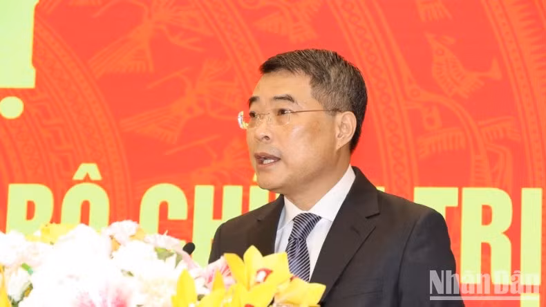 Đồng chí Lê Minh Hưng, Ủy viên Bộ Chính trị, Bí thư Trung ương Đảng, Trưởng Ban Tổ chức Trung ương phát biểu giao nhiệm vụ tại hội nghị.
