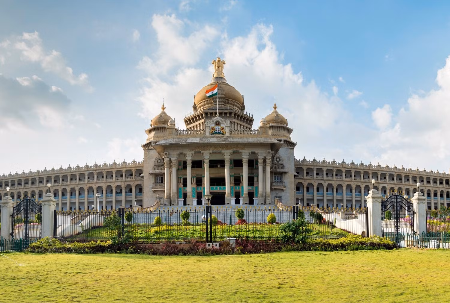 Vidhana Soudha, India.jpg
