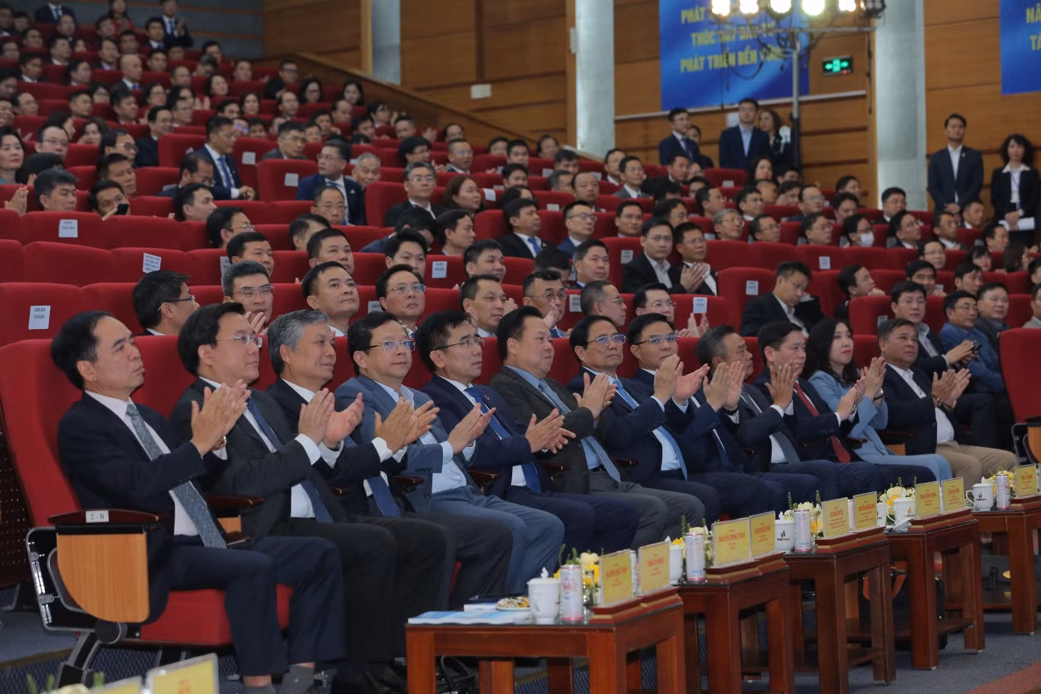 Thủ tướng Phạm Minh Chính cùng các đại biểu tham dự Hội nghị.