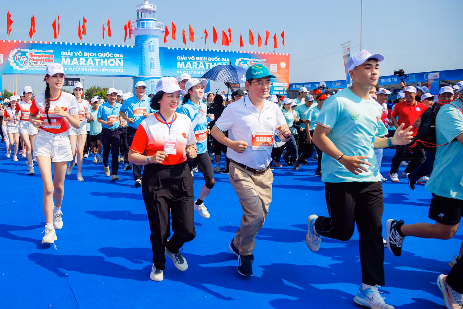 2- Ông Đặng Văn Tuyên tham gia chạy đồng hành cùng giải Tiền Phong Marathon 20234.jpg