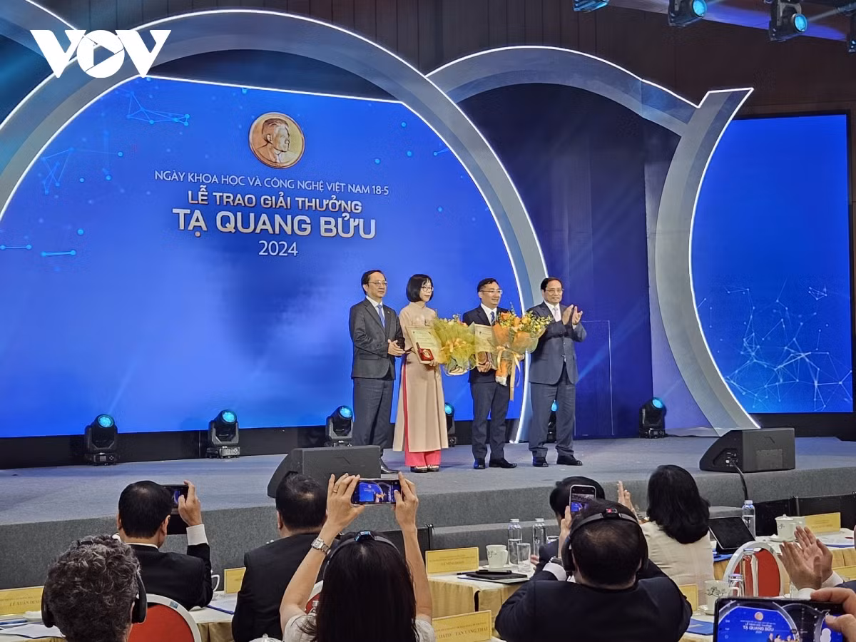 Bộ Khoa học và Công nghệ tổ chức Lễ Trao tặng Giải thưởng Tạ Quang Bửu cho 2 nhà khoa học.