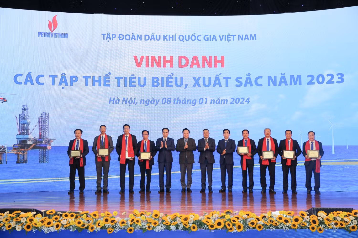 Các tập thể xuất sắc tiêu biểu được vinh danh tại Hội nghị.