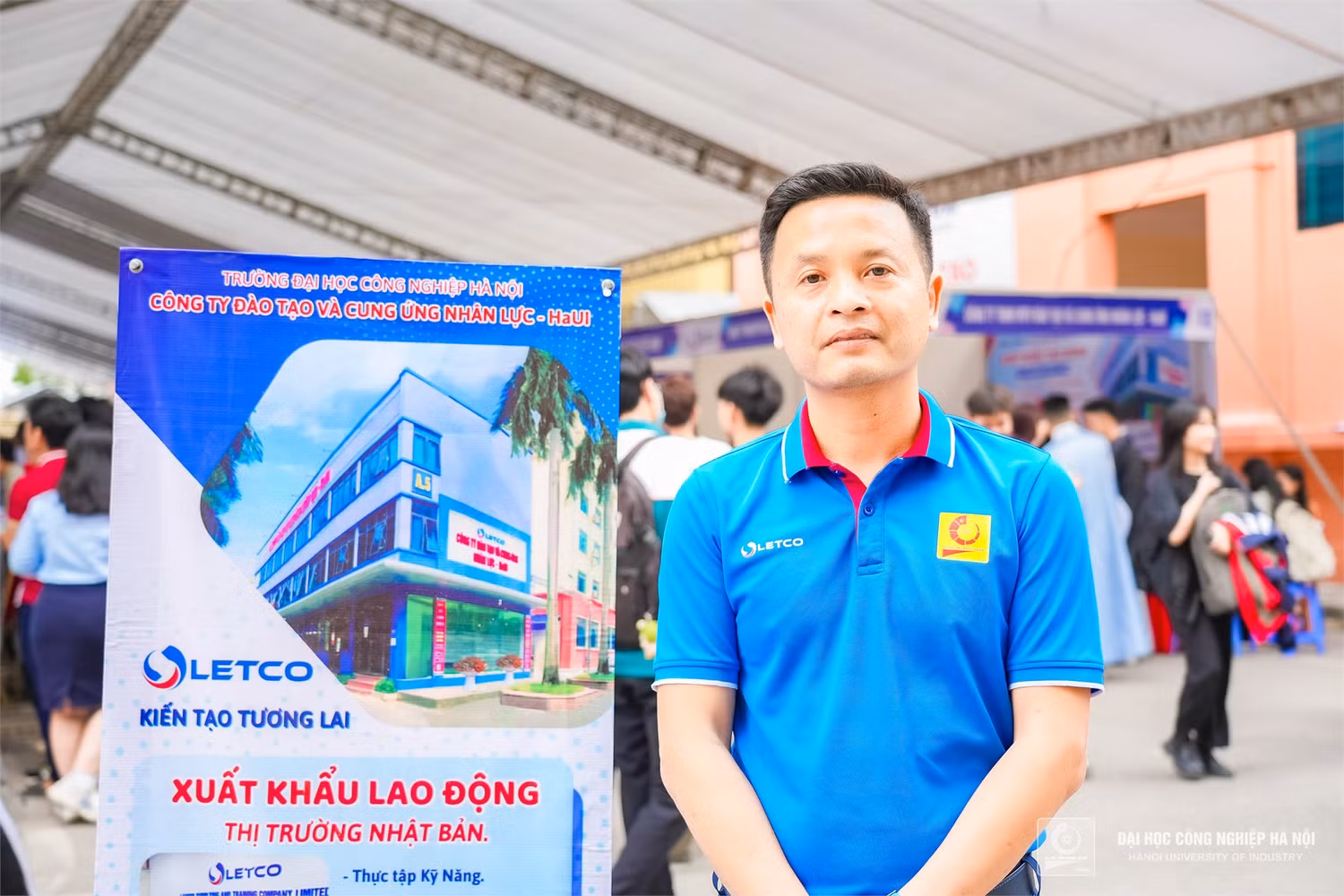 Tại ngày hội việc làm, Ông Nguyễn Quang Trung - Giám đốc Công ty TNHH một thành viên Đào tạo và Cung ứng nhân lực - HaUI thuộc Trường Đại học Công nghiệp Hà Nội (Công ty LETCO) cho biết: Công ty LETCO mang đến hơn 200 chỉ tiêu du học, xuất khẩu lao động tại các nước Nhật, Hàn, Úc, Đức... với đa dạng lĩnh vực ngành nghề sẽ mang lại thêm những lựa chọn công việc cho người sinh viên Nhà trường.
