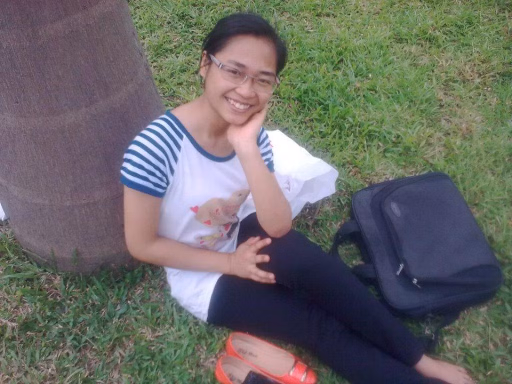 Hương là một người hòa đồng,vui tính,thích tham gia vào các hoạt động công đồng.