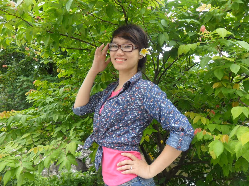Vân Anh là người hoạt bát, năng động, sôi nổi, yêu thiên nhiên, nhiệt tình với bạn bè...