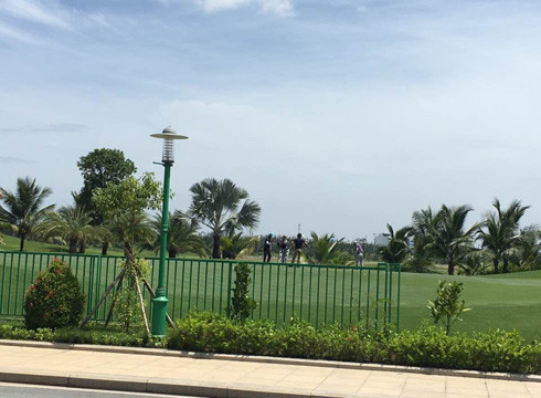 Cử tri quận Tân Bình đề nghị cần chấm dứt ngay hoạt động sân golf bên trong sân bay (ảnh: P.L) Cử tri quận Tân Bình đề nghị cần chấm dứt ngay hoạt động sân golf bên trong sân bay (ảnh: P.L)