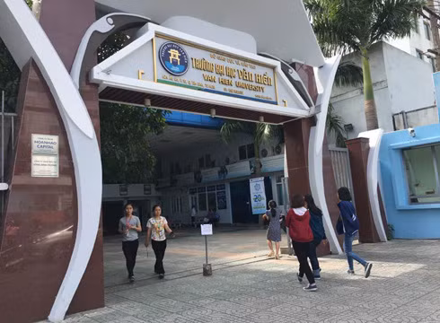 Trường Đại học Văn Hiến bị sinh viên tố không trả tiền học phí chênh lệch (ảnh: P.L) Trường Đại học Văn Hiến bị sinh viên tố không trả tiền học phí chênh lệch (ảnh: P.L)