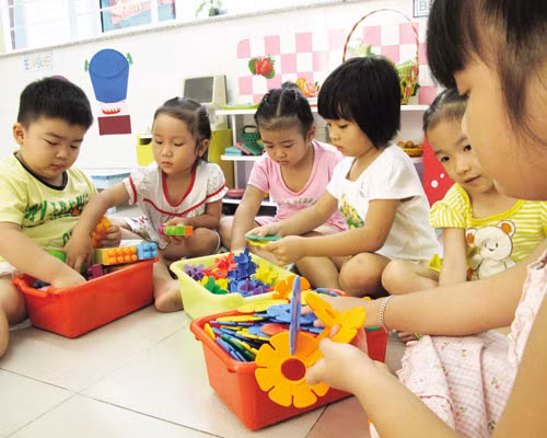 Nhà nước đã có nhiều chính sách quan tâm tới sự phát triển của các thế hệ tương lai. ảnh: Thanh Niên. Nhà nước đã có nhiều chính sách quan tâm tới sự phát triển của các thế hệ tương lai. ảnh: Thanh Niên.
