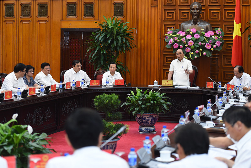 Thủ tướng Nguyễn Xuân Phúc làm việc với các lãnh đạo Thành phố Đà Nẵng. ảnh: vgp. Thủ tướng Nguyễn Xuân Phúc làm việc với các lãnh đạo Thành phố Đà Nẵng. ảnh: vgp.