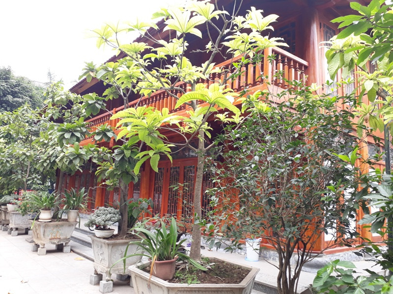 Trong buổi làm việc với bà Nguyễn Thị Vân Trang, Hiệu trưởng nhà trường, vị này cũng thừa nhận hiện nay nhà trường có sử dụng công trình này vừa làm giáo cụ trực quan, vừa làm nơi nghỉ ngơi tiếp khách của Hội đồng quản trị nhà trường. Ảnh Mai Hồ. Trong buổi làm việc với bà Nguyễn Thị Vân Trang, Hiệu trưởng nhà trường, vị này cũng thừa nhận hiện nay nhà trường có sử dụng công trình này vừa làm giáo cụ trực quan, vừa làm nơi nghỉ ngơi tiếp khách của Hội đồng quản trị nhà trường. Ảnh Mai Hồ.