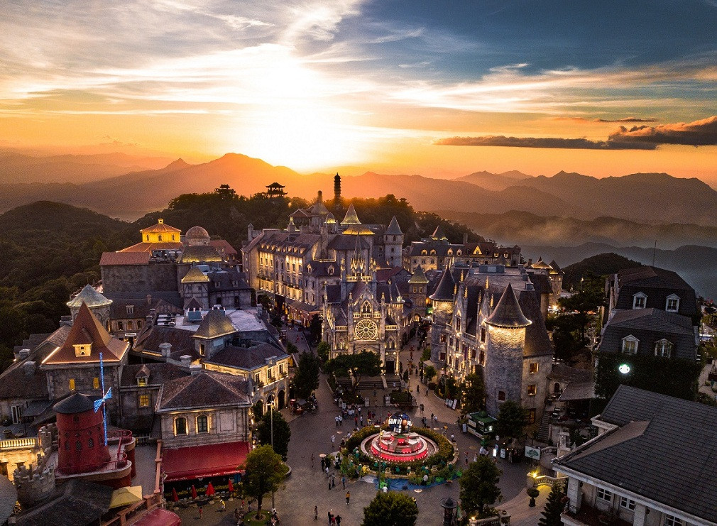 Khu du lịch giải trí Bà Nà Hills.