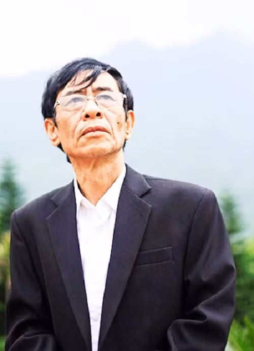 Thi sỹ Hoàng Nhuận Cầm.