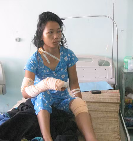 Chị Trúc đang điều trị tại Bệnh viện Đa khoa tỉnh