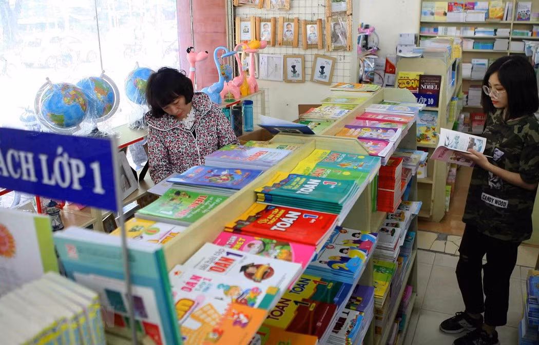 Trong thực tế, học sách giáo khoa nào cứ cấp trên muốn là được ảnh 2