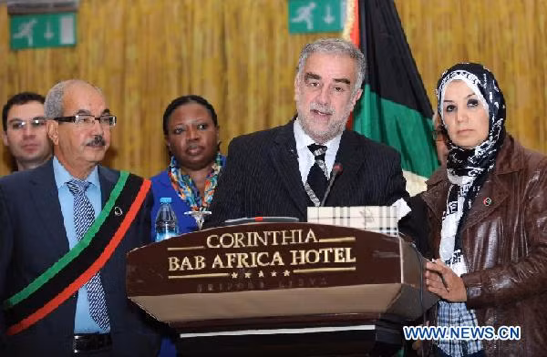 Luis Moreno-Ocampo phát biểu tại cuộc họp báo hôm 23/11 ở Tripoli Luis Moreno-Ocampo phát biểu tại cuộc họp báo hôm 23/11 ở Tripoli