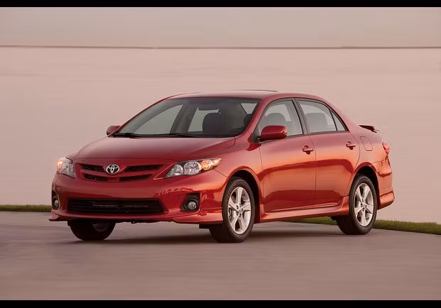 Toyota Corolla có giá 16.130 USD, Corolla là mẫu xe sedan đơn thuần của Toyota, một mẫu xe bán chạy nhất trên toàn thế giới. Thế hệ thứ 9 của Corolla giới thiệu dòng xe 2003 và tiếp tục lôi cuốn nguời mua hàng rộng khắp. Toyota Corolla có giá 16.130 USD, Corolla là mẫu xe sedan đơn thuần của Toyota, một mẫu xe bán chạy nhất trên toàn thế giới. Thế hệ thứ 9 của Corolla giới thiệu dòng xe 2003 và tiếp tục lôi cuốn nguời mua hàng rộng khắp.