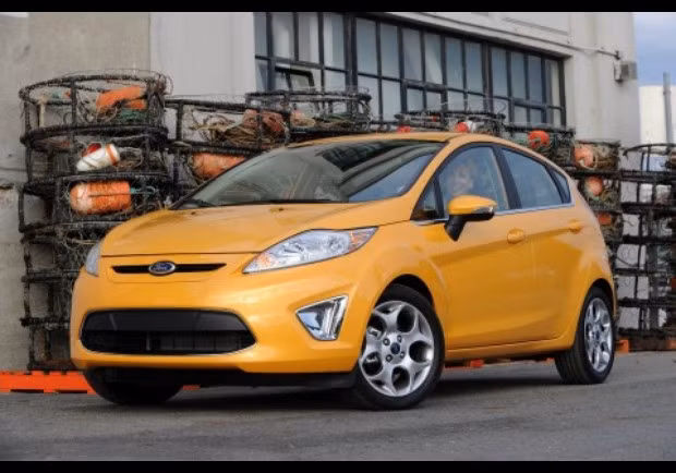 Ford Fiesta giá 13.200 USD, IIHS cho biết Ford Fiesta loại sedan và hatchback 4 cửa đều thoát khỏi vóc dáng cục mịch khô khan để trở thành một mẫu xe nhỏ tinh tế, năng động và mang trên mình phong cách thiết kế châu Âu sắc sảo. Ford Fiesta tiết kiệm, cuốn hút và đem lại cảm giác thú vị cho người lái. Ford Fiesta giá 13.200 USD, IIHS cho biết Ford Fiesta loại sedan và hatchback 4 cửa đều thoát khỏi vóc dáng cục mịch khô khan để trở thành một mẫu xe nhỏ tinh tế, năng động và mang trên mình phong cách thiết kế châu Âu sắc sảo. Ford Fiesta tiết kiệm, cuốn hút và đem lại cảm giác thú vị cho người lái.