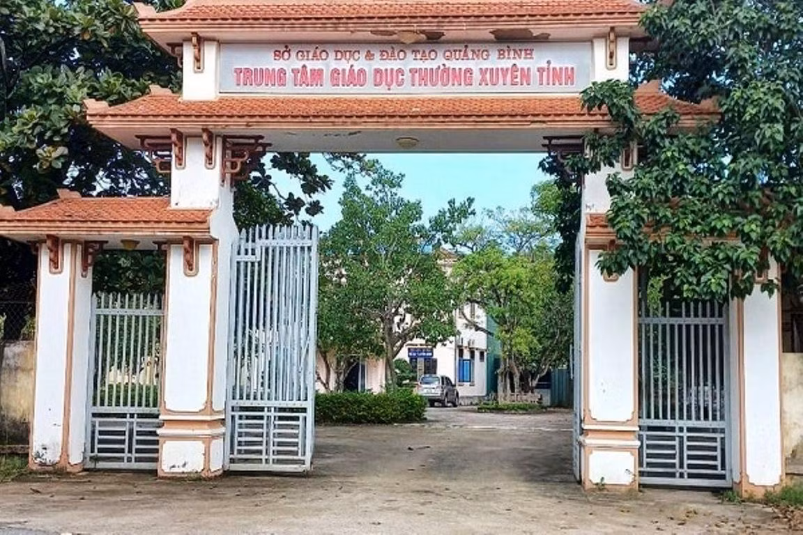 Thủ quỹ Trung tâm giáo dục thường xuyên tỉnh Quảng Bình báo mất 6 tỷ đồng tiền học phí của học viên khiến nhiều người lo lắng sẽ không được cấp bằng. Ảnh: CTV