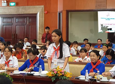 Thiếu nhi tiêu biểu Thành phố Hồ Chí Minh phát biểu tại buổi gặp gỡ ngày 16/2 (ảnh: P.L) Thiếu nhi tiêu biểu Thành phố Hồ Chí Minh phát biểu tại buổi gặp gỡ ngày 16/2 (ảnh: P.L)