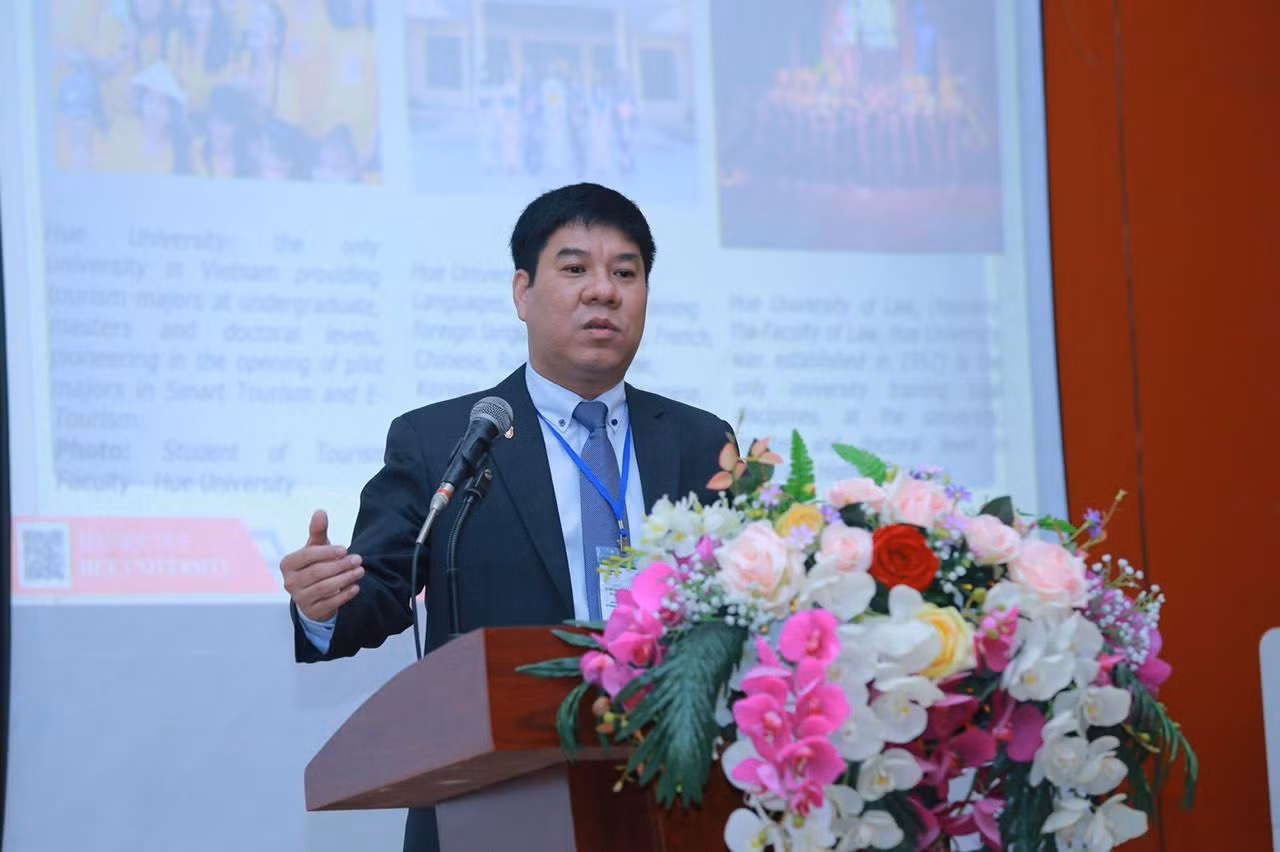 Phó giáo sư Huỳnh Văn Chương – Chủ tịch Hội đồng đại học Đại học Huế (ảnh: Thầy Chương cung cấp)