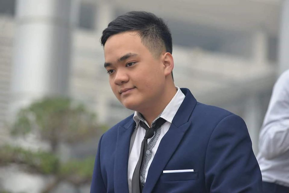 Em Trần Thanh Long giành huy chương Bạc trong cuộc thi Olympic Vật lý Châu Âu. Ảnh: NVCC
